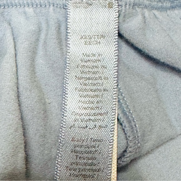 SKIMS Sky Blue Sleeveless Pajama Set - Picture 12 of 12